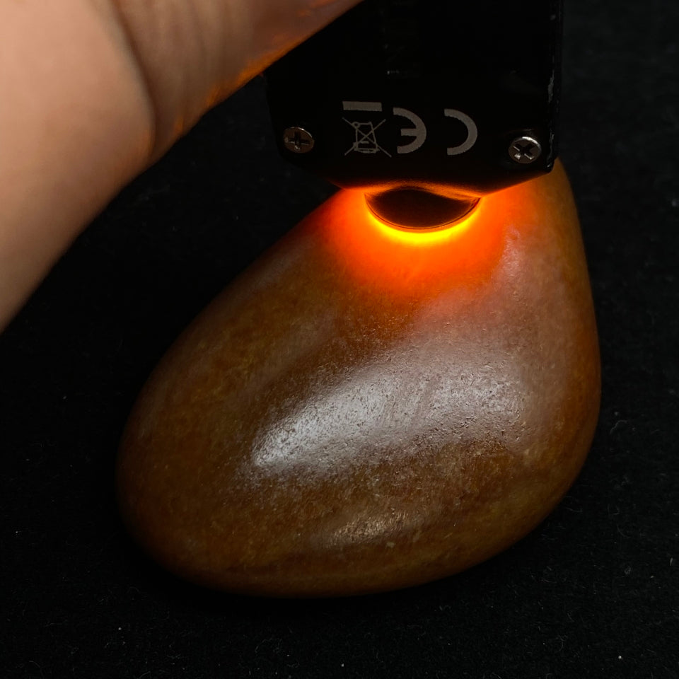 和田玉满红沁皮籽料（71.6g）