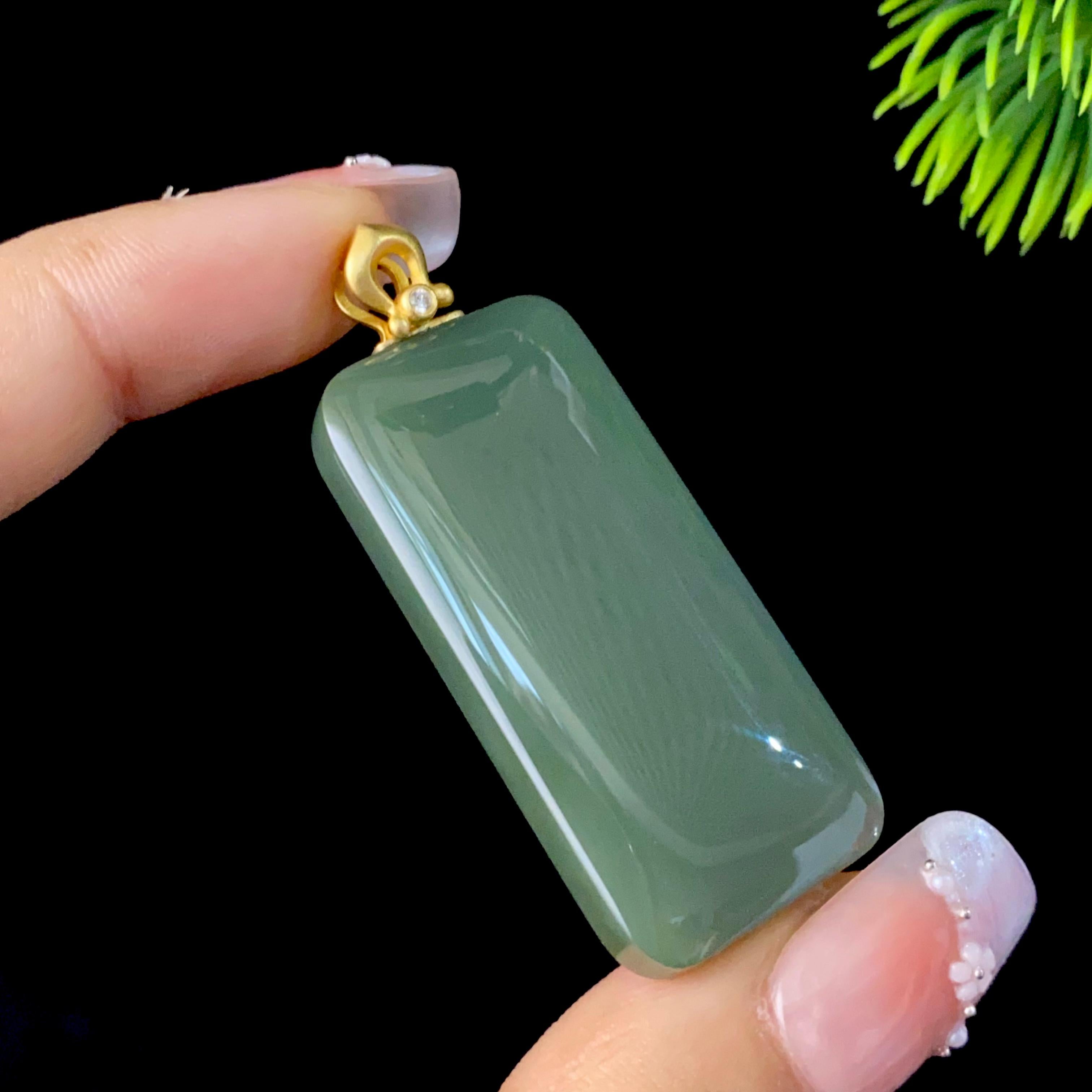 和田玉鸭蛋青18k金扣头无事牌（16.6g）