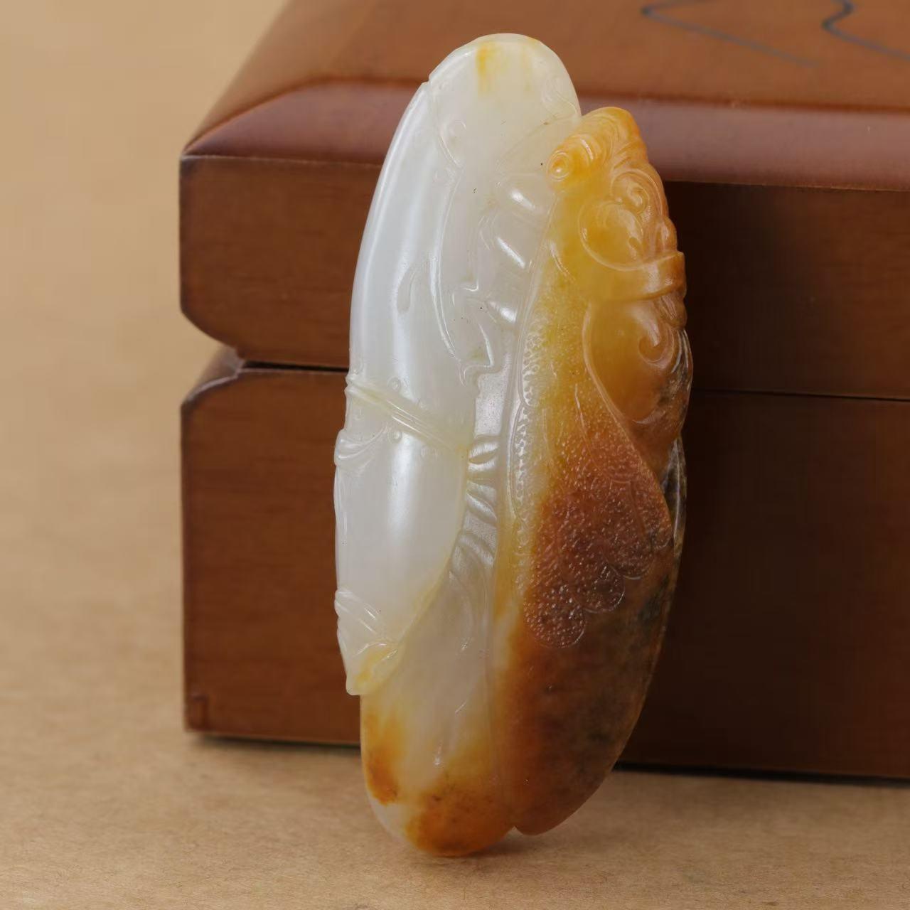 和田玉黄沁籽料金蝉吊坠（44.5g）