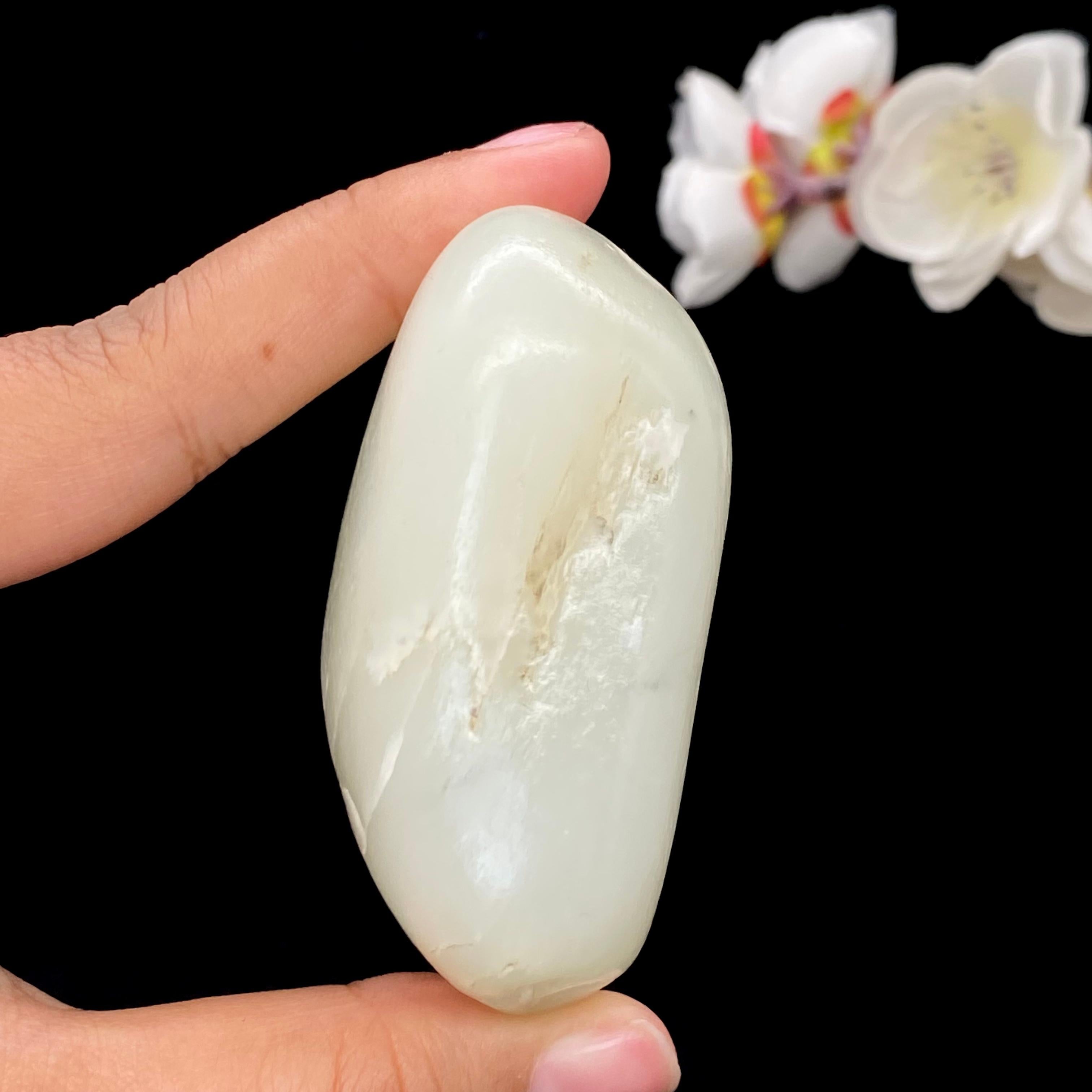 和田玉白玉籽料手把件（218g）