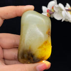 和田玉洒金皮籽料手把件（156.4g）