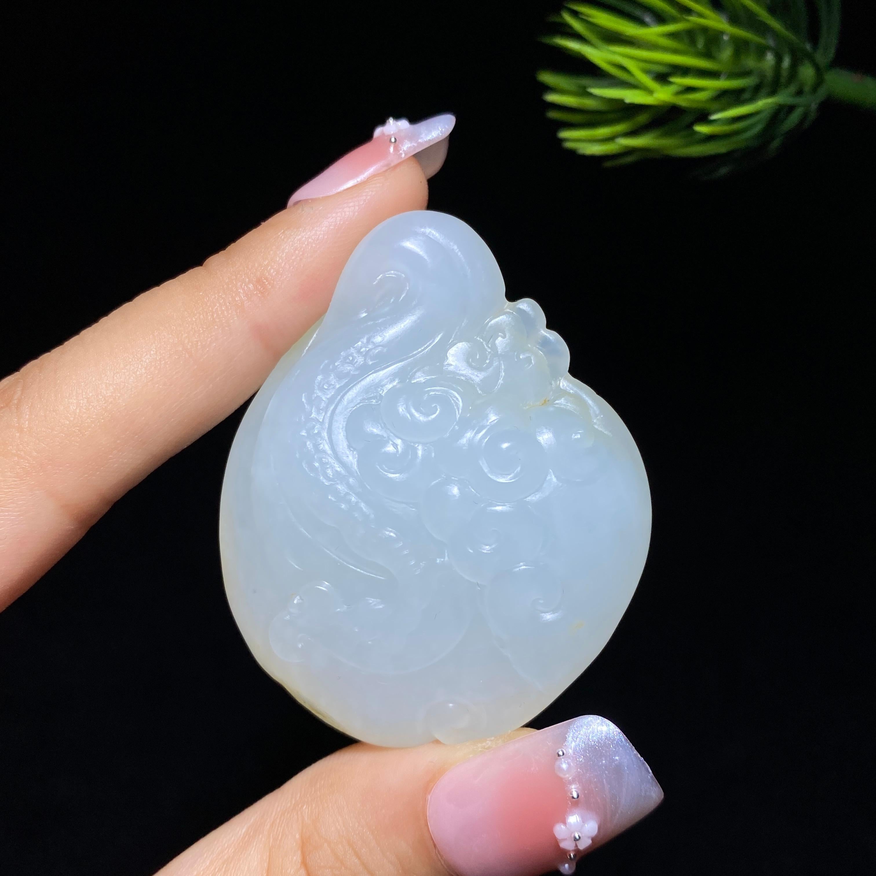 和田玉籽料龙行天下（34.3g）