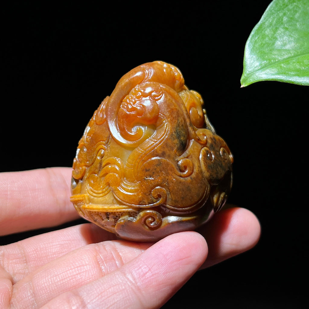 和田玉籽料黄沁貔貅手把件（155.1g）