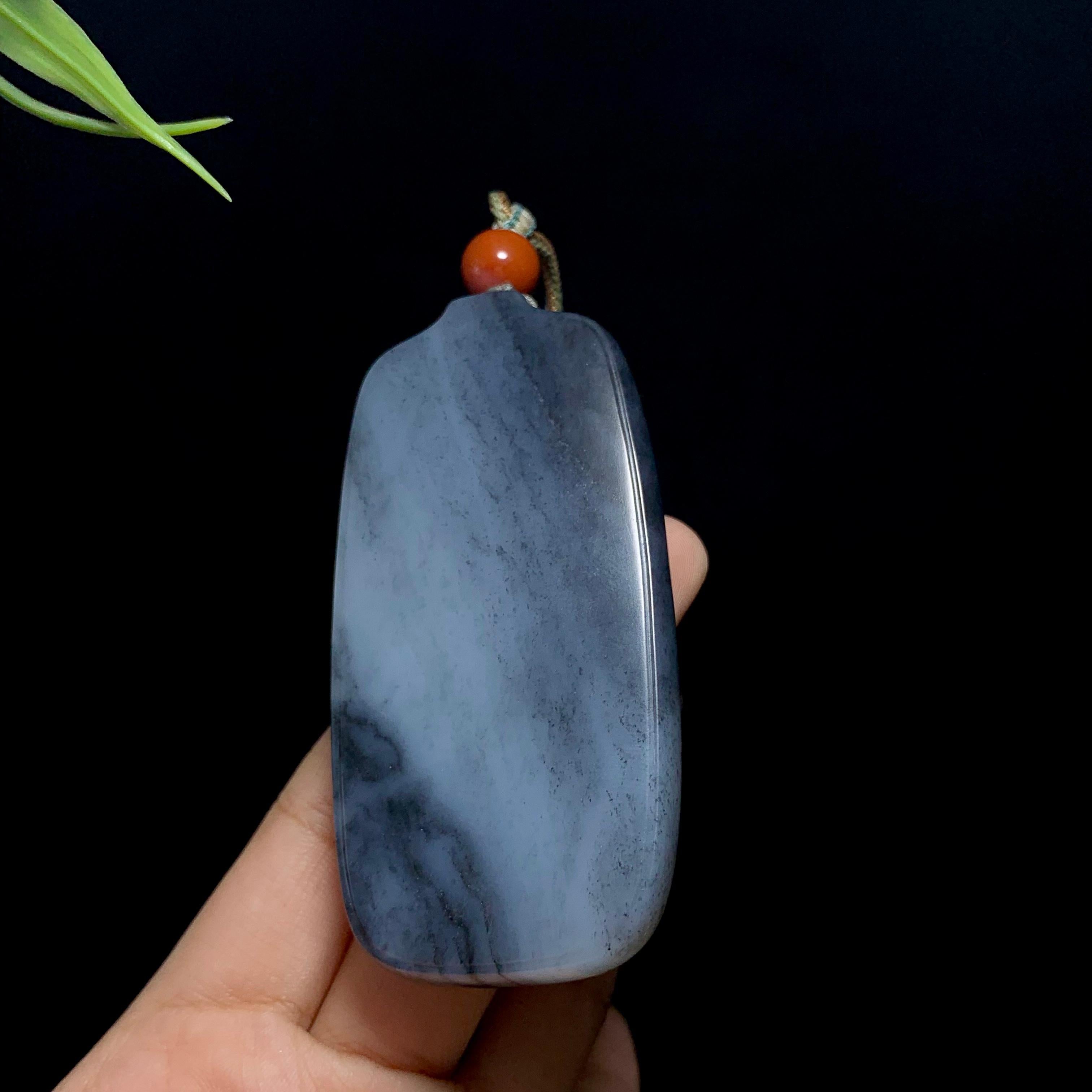 和田玉籽料青花无事牌（88.8g） – 厚德载玉
