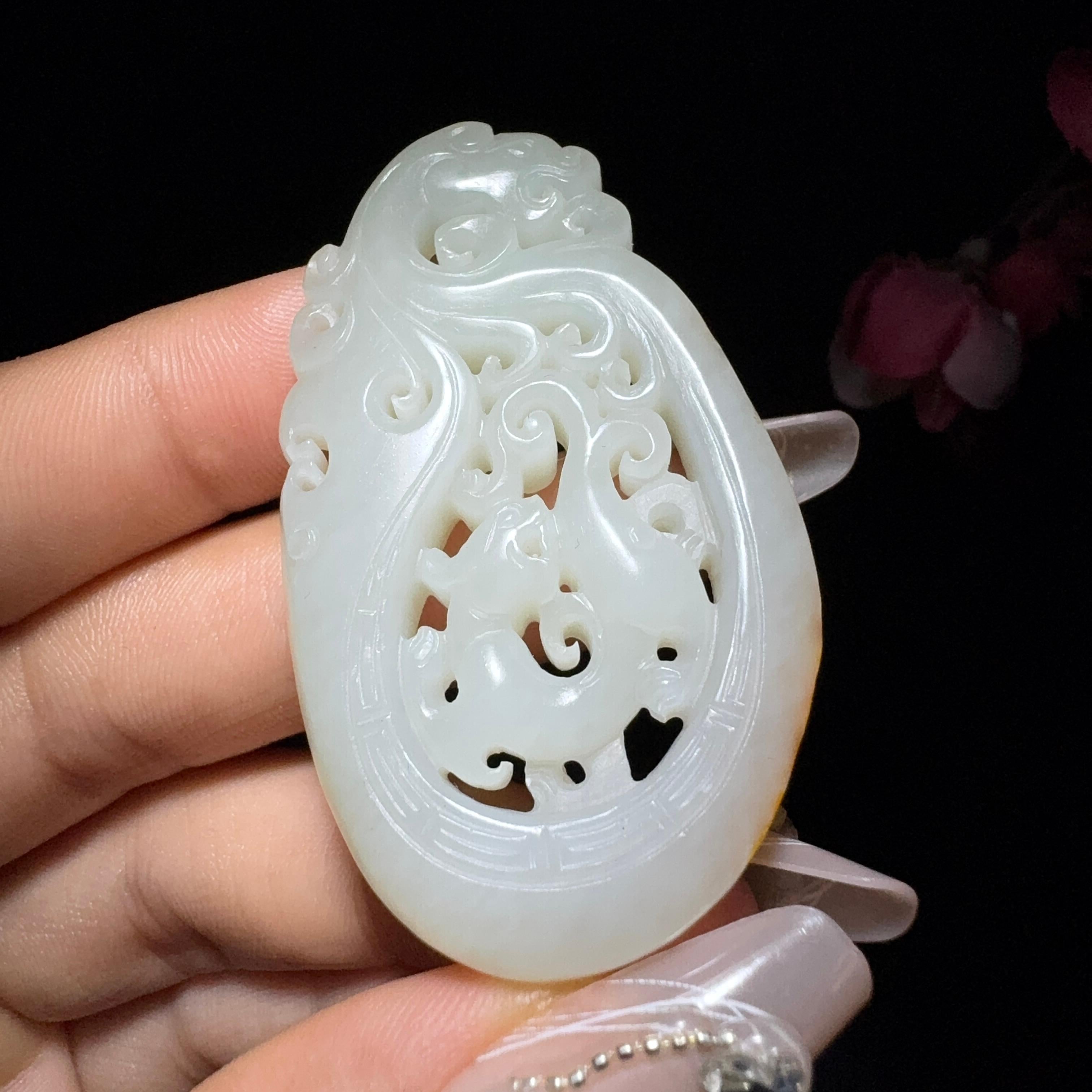和田玉籽料挂件仿古螭龙（24.5g）
