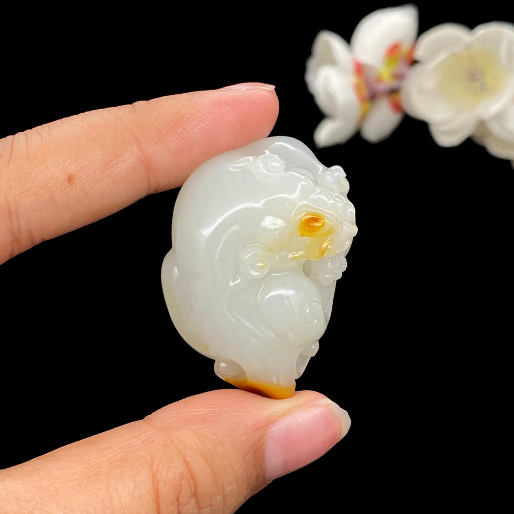 和田玉白玉籽料【回头貔貅】挂件（27.9g）