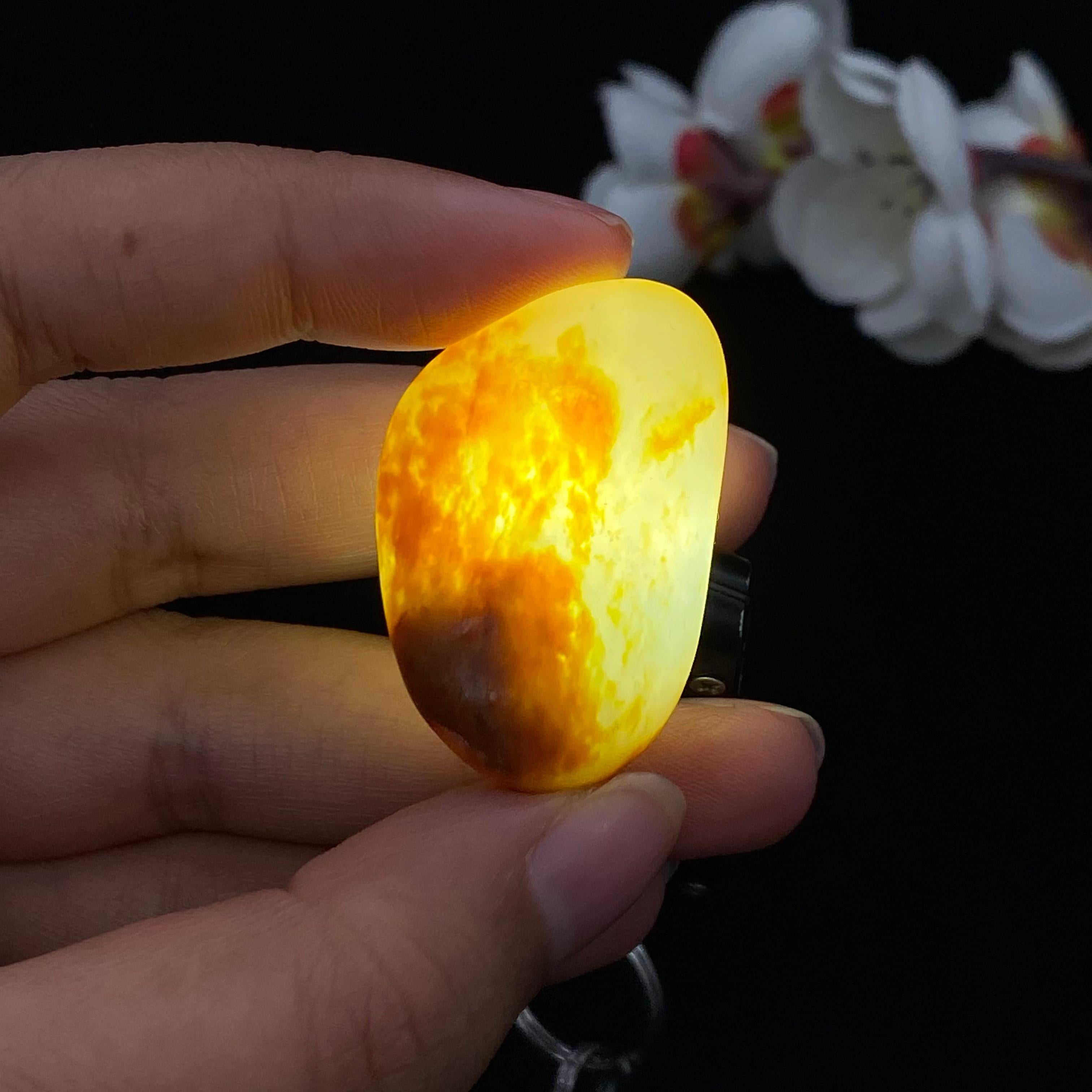 和田玉聚红皮籽料吊坠籽（14.7g）