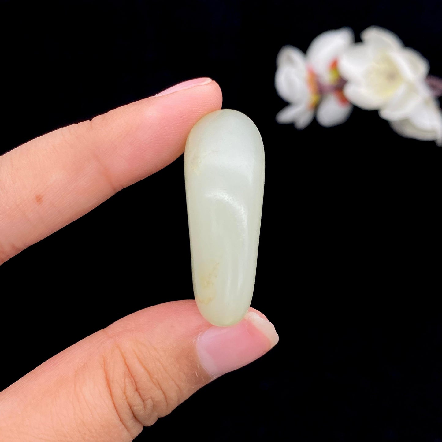 和田玉-青白玉籽料原石（22.7g）