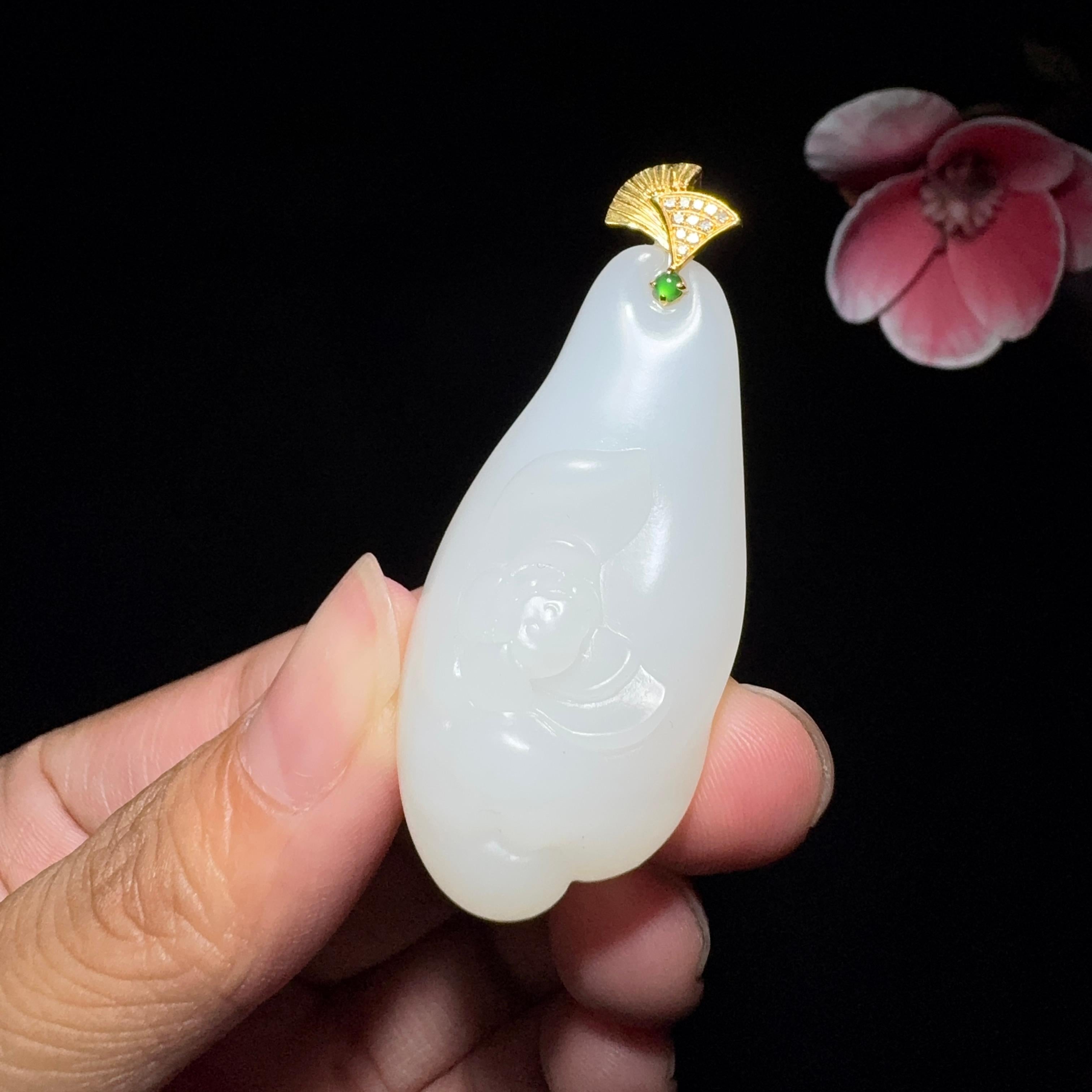 和田玉白玉花开富贵吊坠（18.9g）