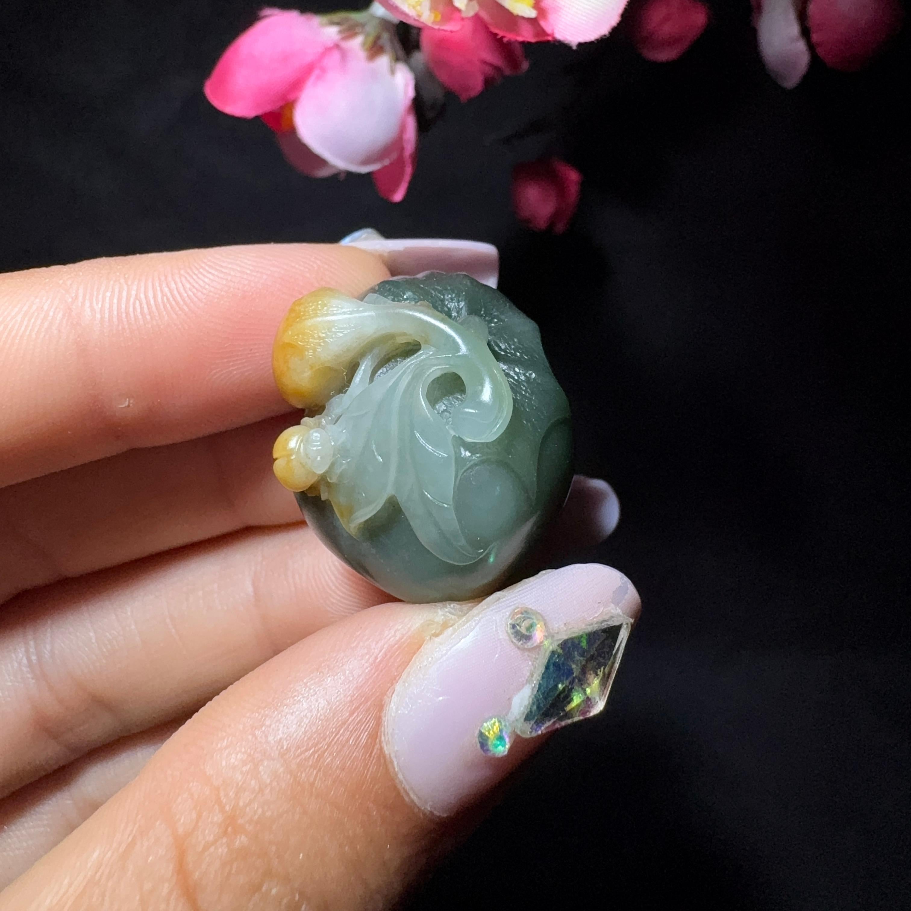和田玉籽料挂件瓜果挂件