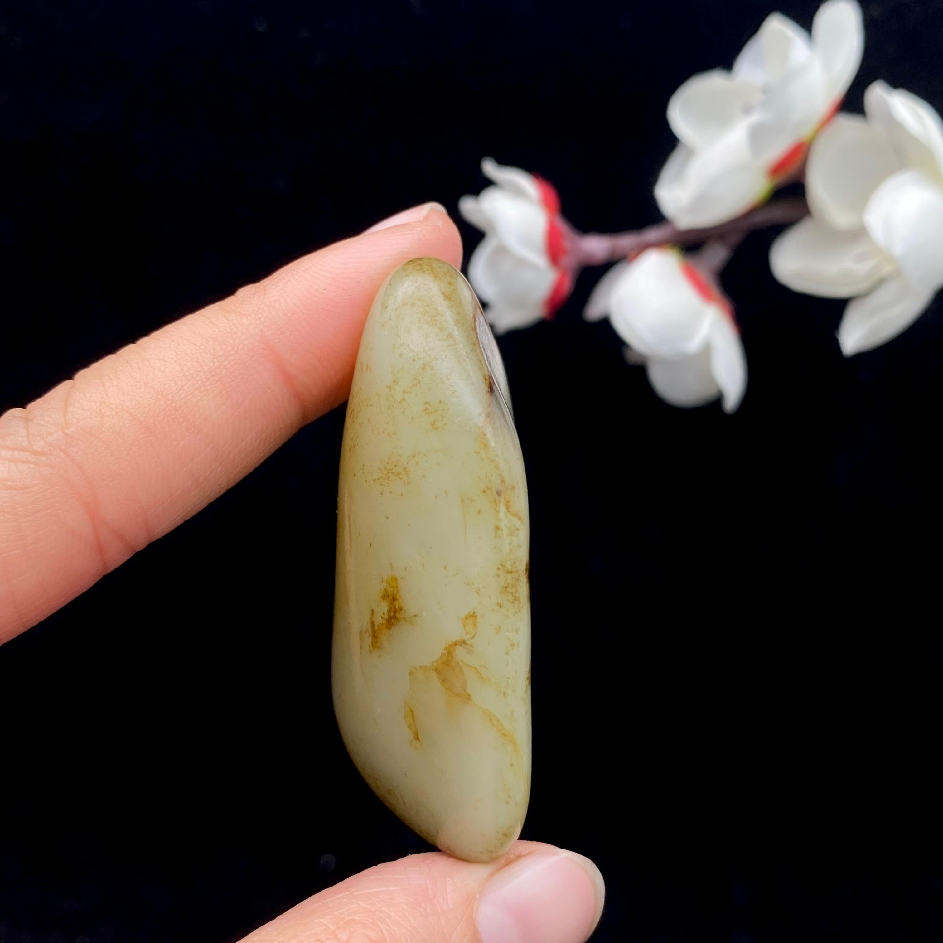 【超值推荐】和田玉秋梨皮籽料挂件（47.5g）