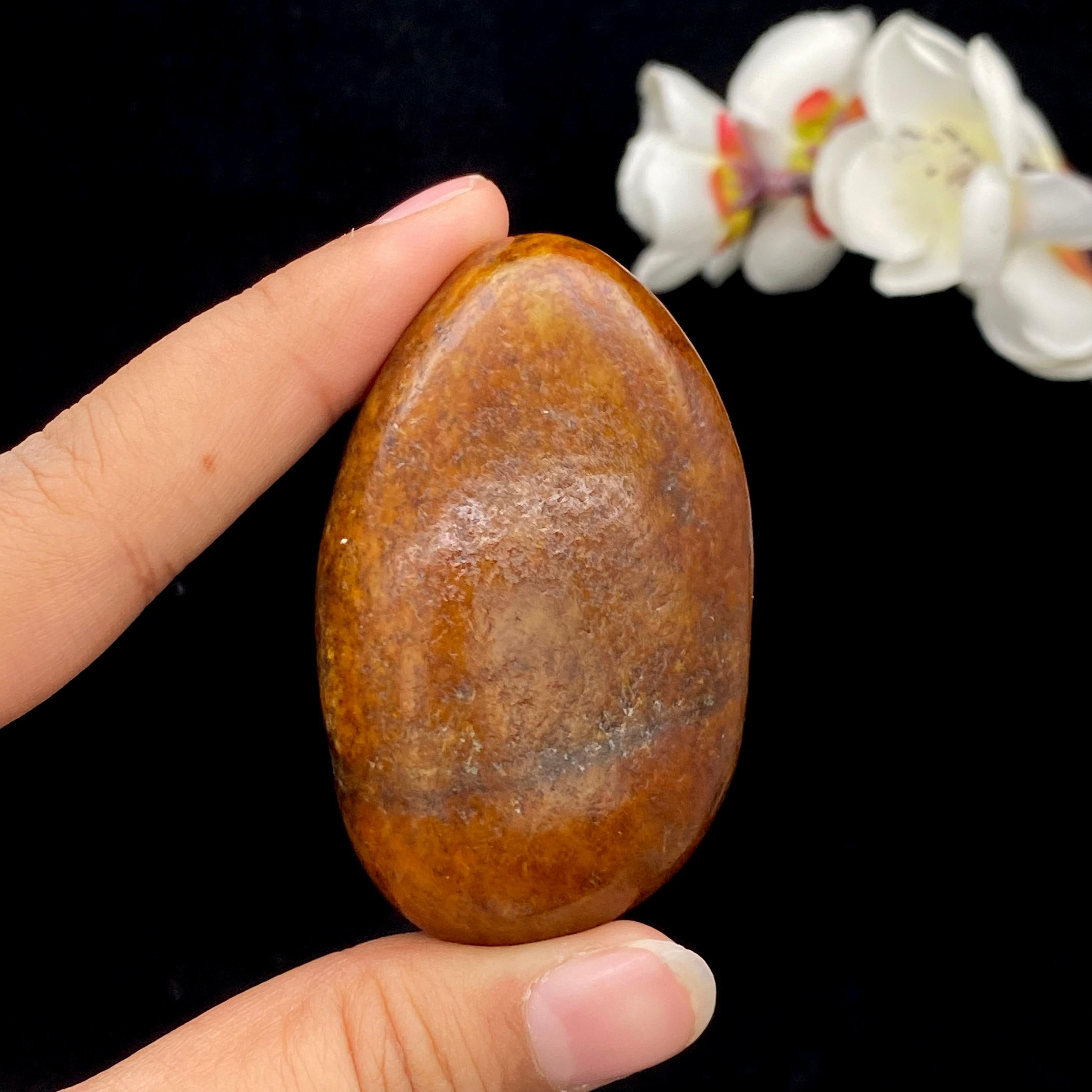和田玉红沁皮籽料原石（67.1g）