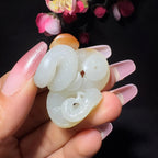 和田玉籽料挂件蛇（16.5g）