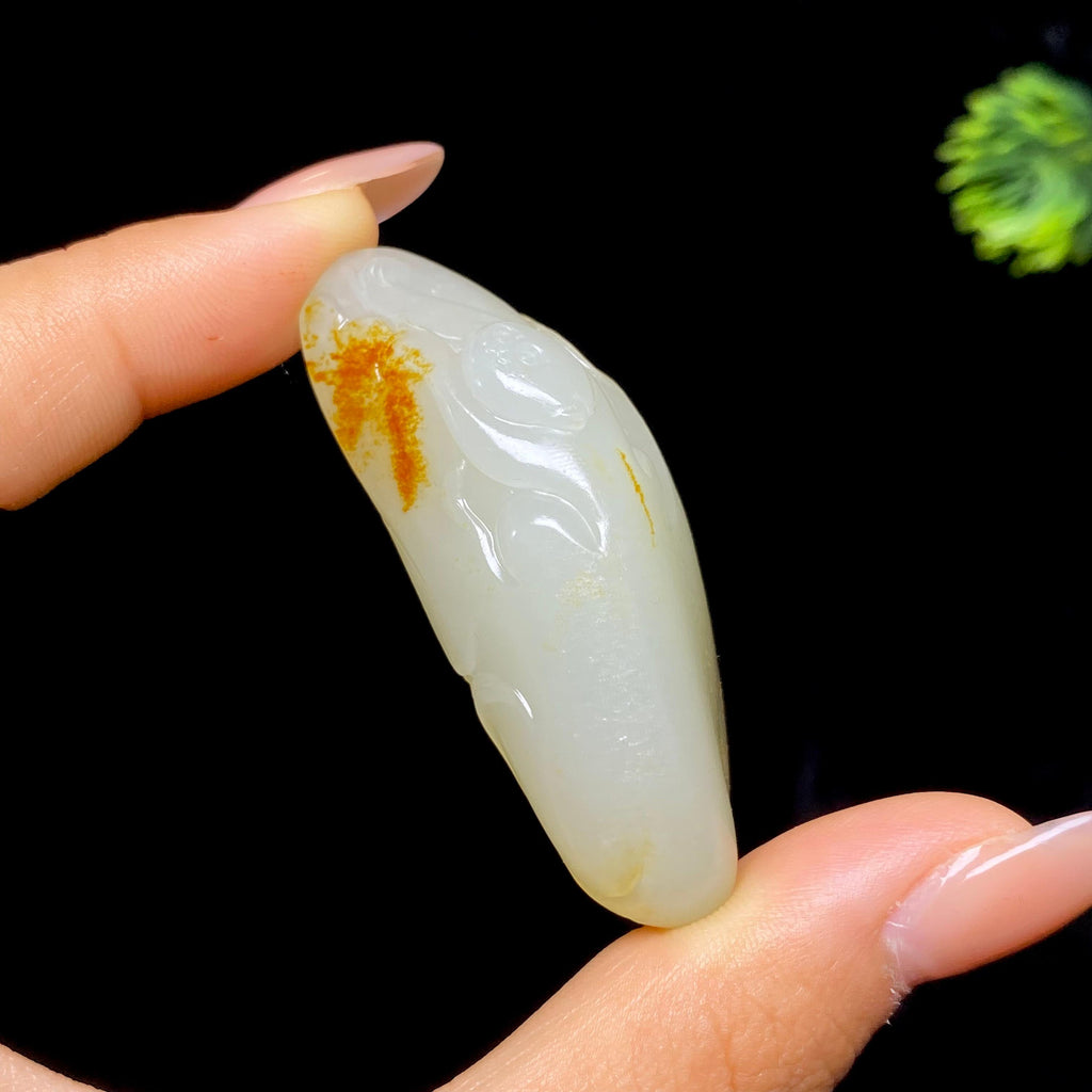 和田玉籽料灵猴献寿（35.2g）