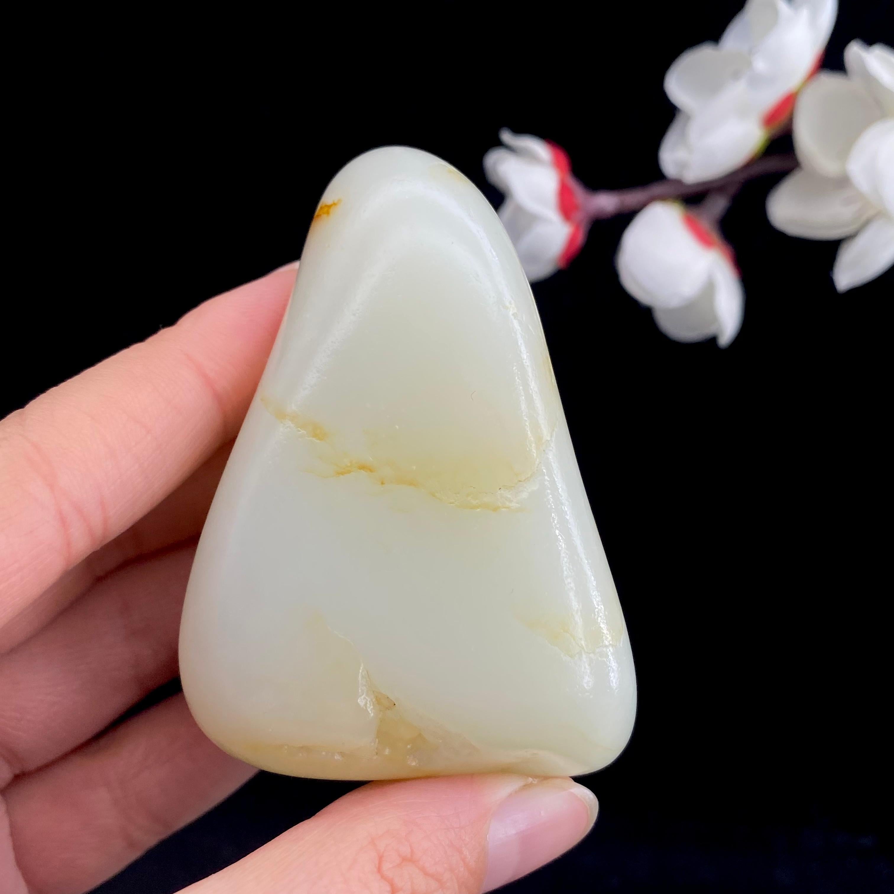和田玉白玉带黄皮籽料原石（129.3g）