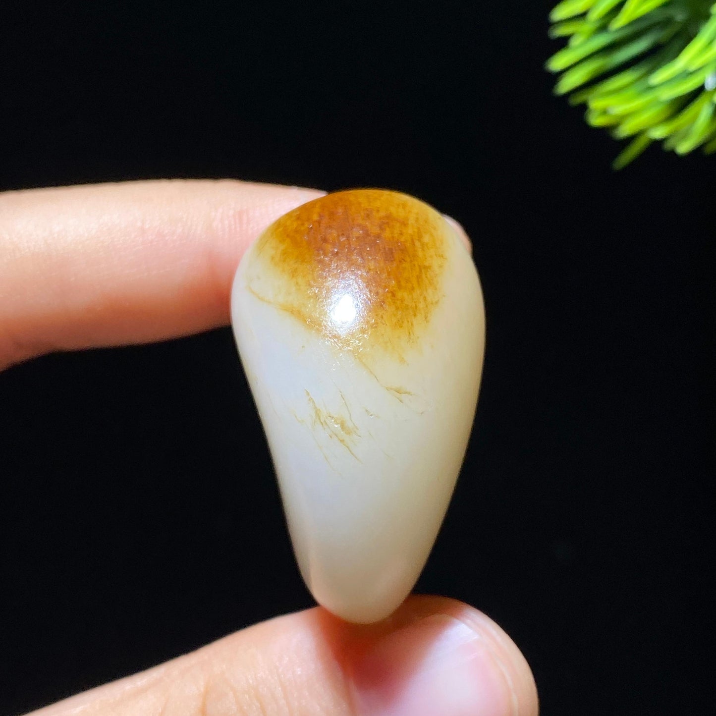 和田玉白玉秋梨皮籽料原石（21.7g）