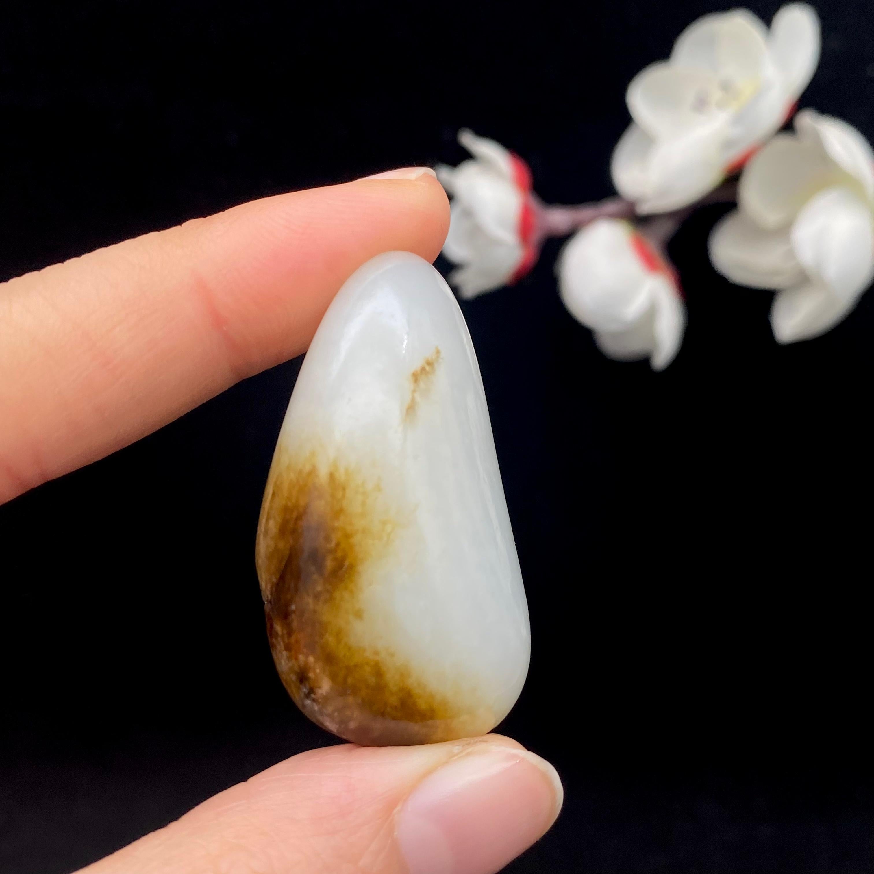 和田玉秋梨皮籽料挂件（23.1g）