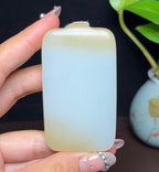新疆和田玉且末天地糖仿古龙平安无事牌（80.6g）