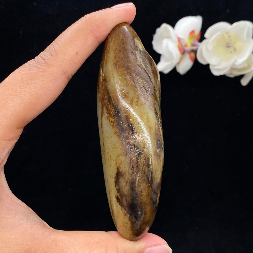 和田玉秋梨皮籽料手把件（157.4g）
