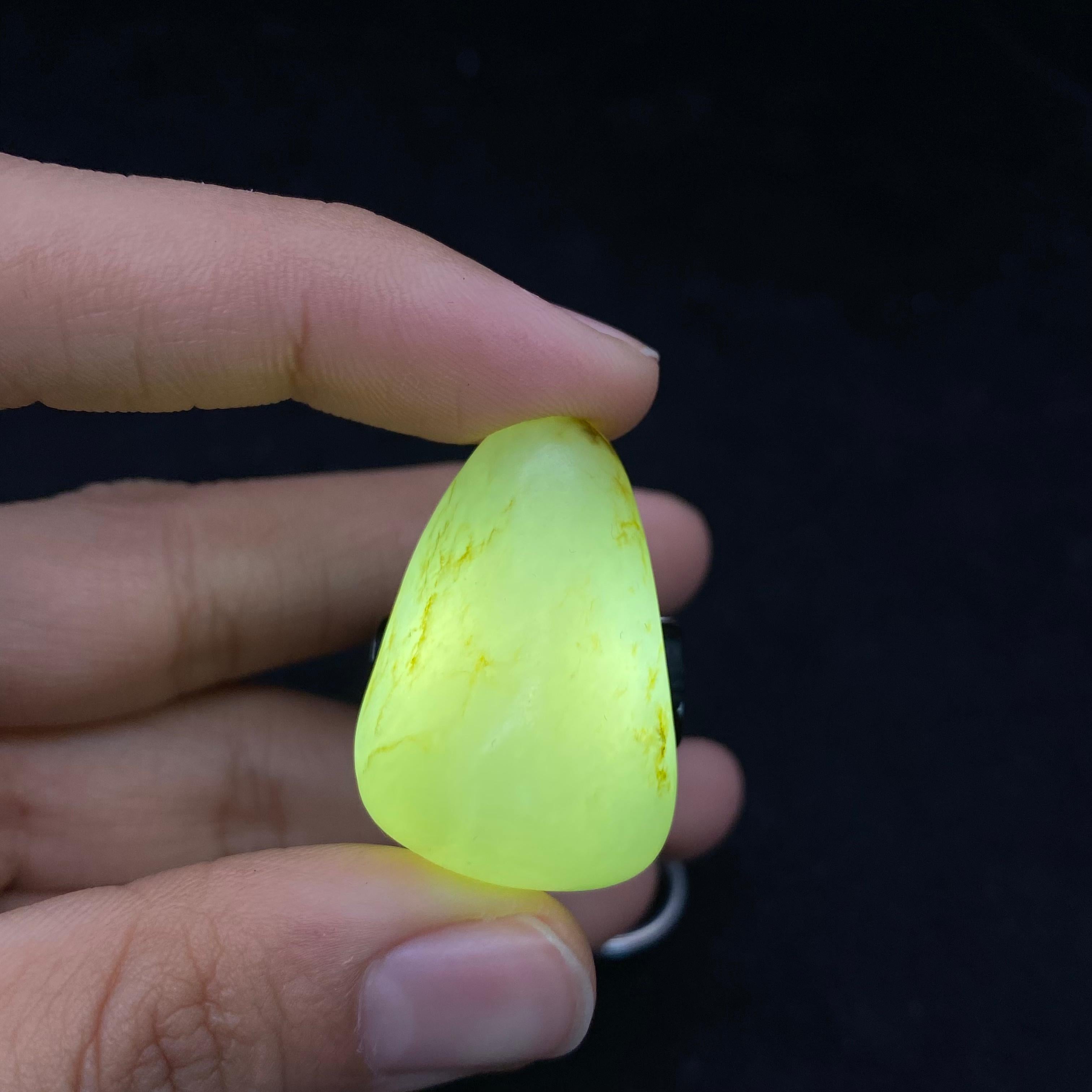 【超值推荐】和田玉黄皮籽料吊坠籽（16.3g）