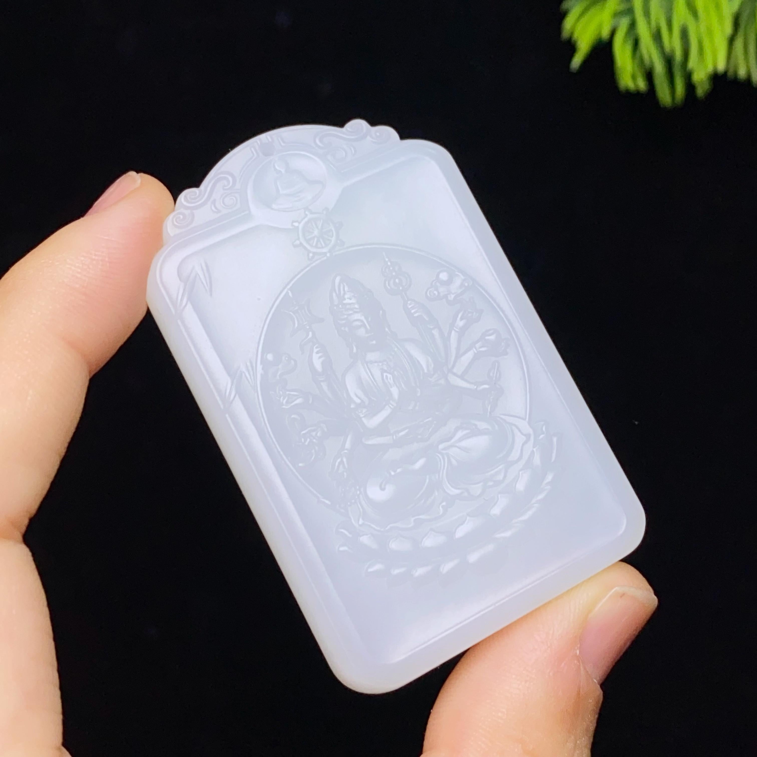 和田玉白玉千手观音（45.5g）