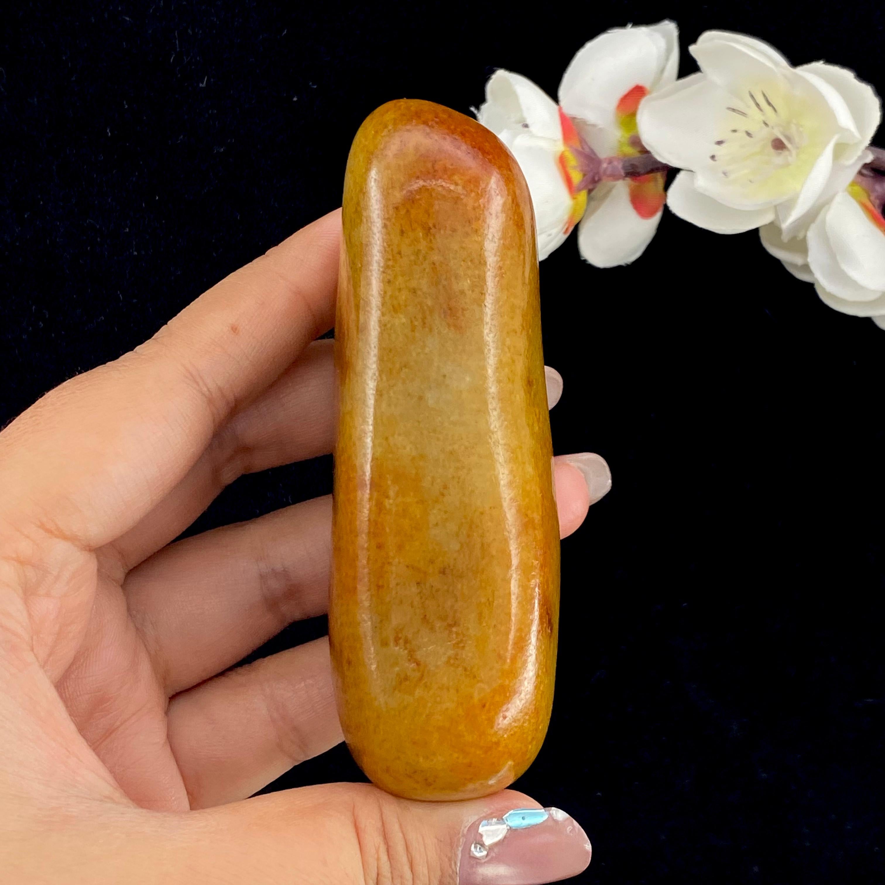 和田玉洒红皮籽料手把件（206.4g）