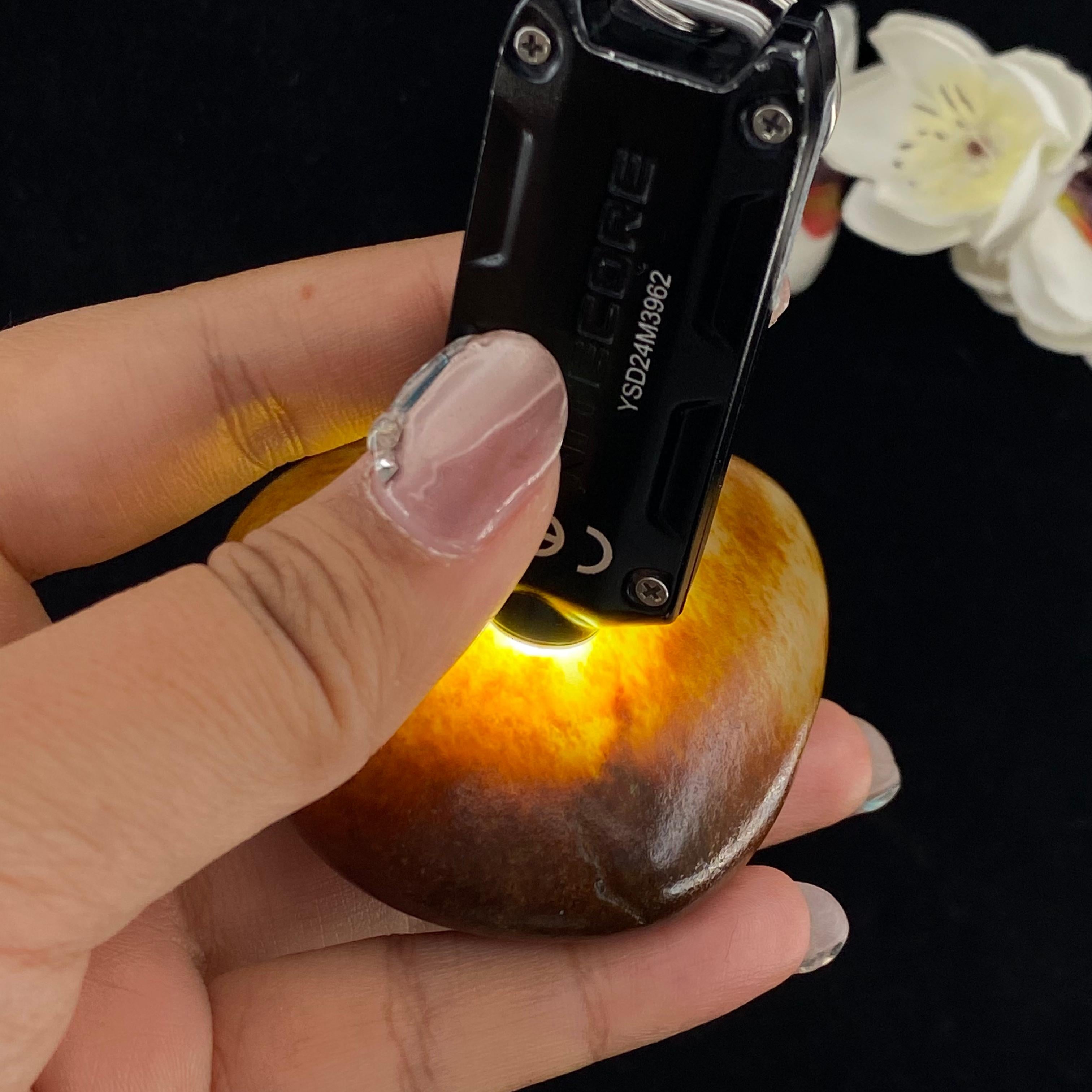 和田玉聚红皮籽料手把件（220.5g）