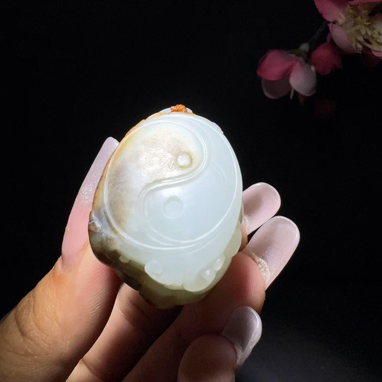 和田玉籽料挂件龙龟（50.2g）