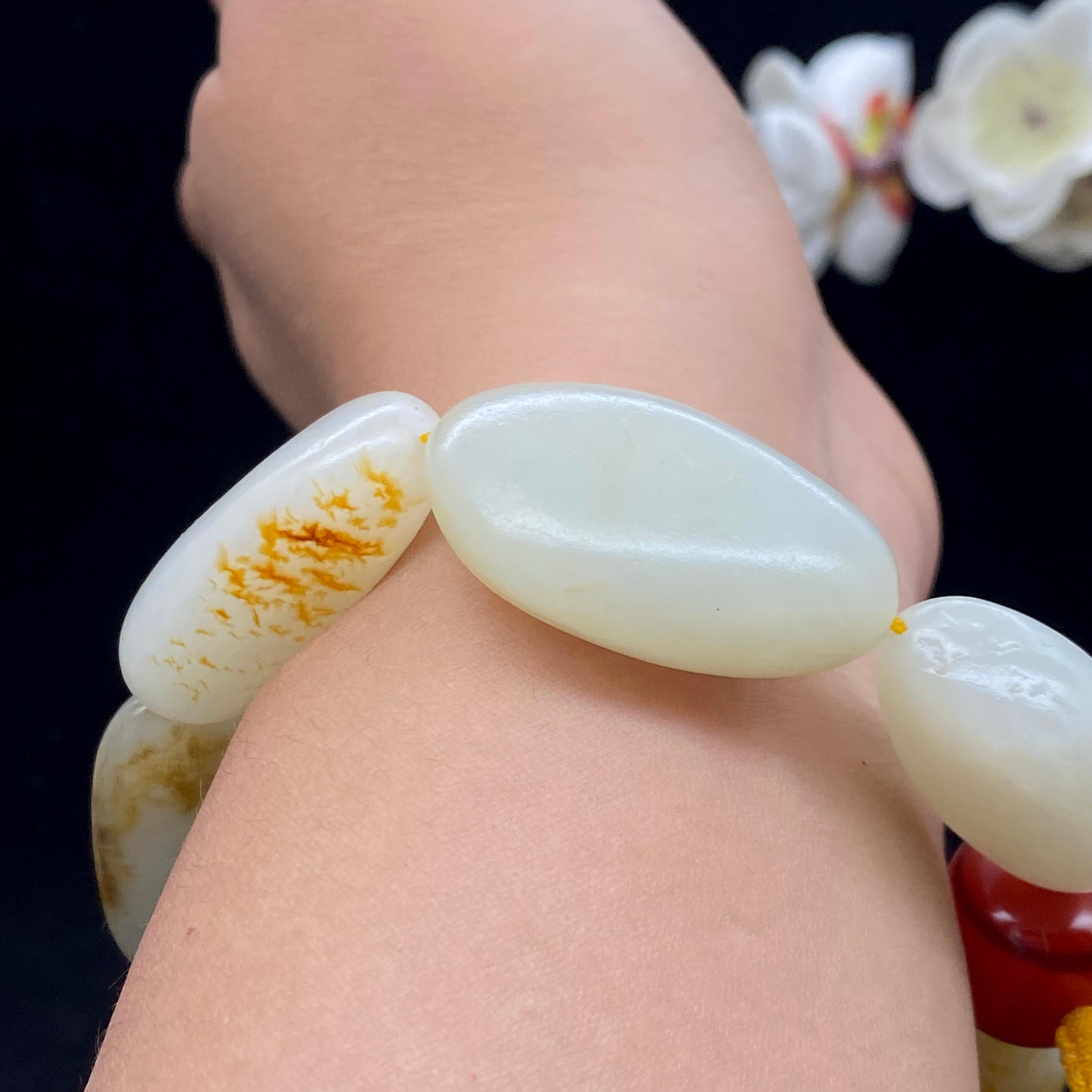 和田玉洒金皮籽料【精品手串】（109.6g）