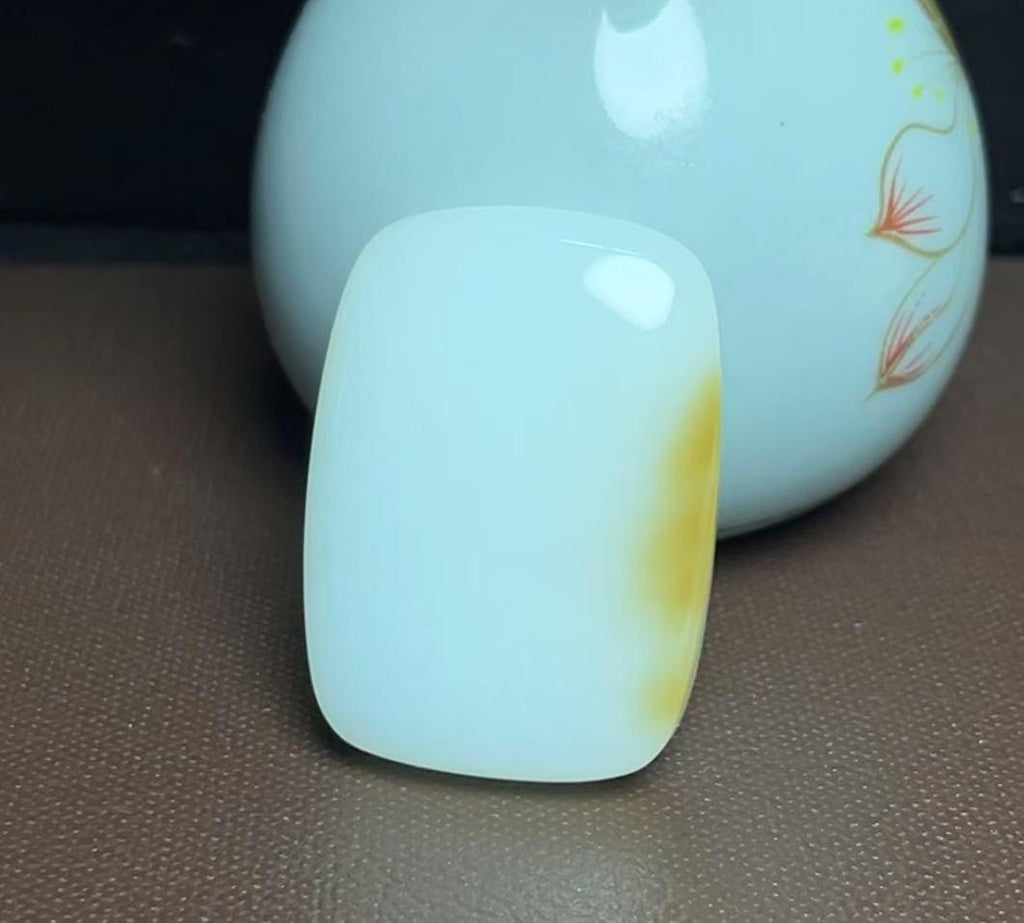 新疆和田玉且末糖羊脂玉平安无事牌（41.6g）