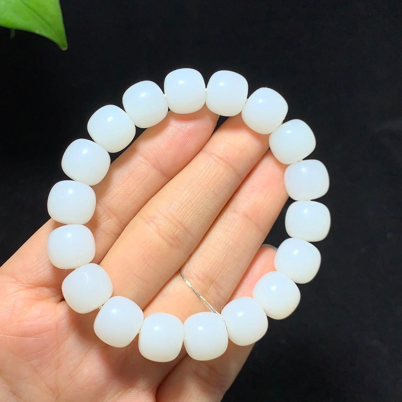 收藏级和田山料羊脂白玉老型珠手串（52.4g）