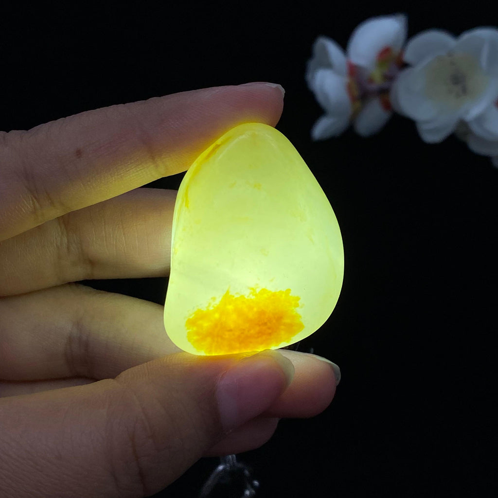 和田玉聚黄皮青花底籽料挂件（38.2g）