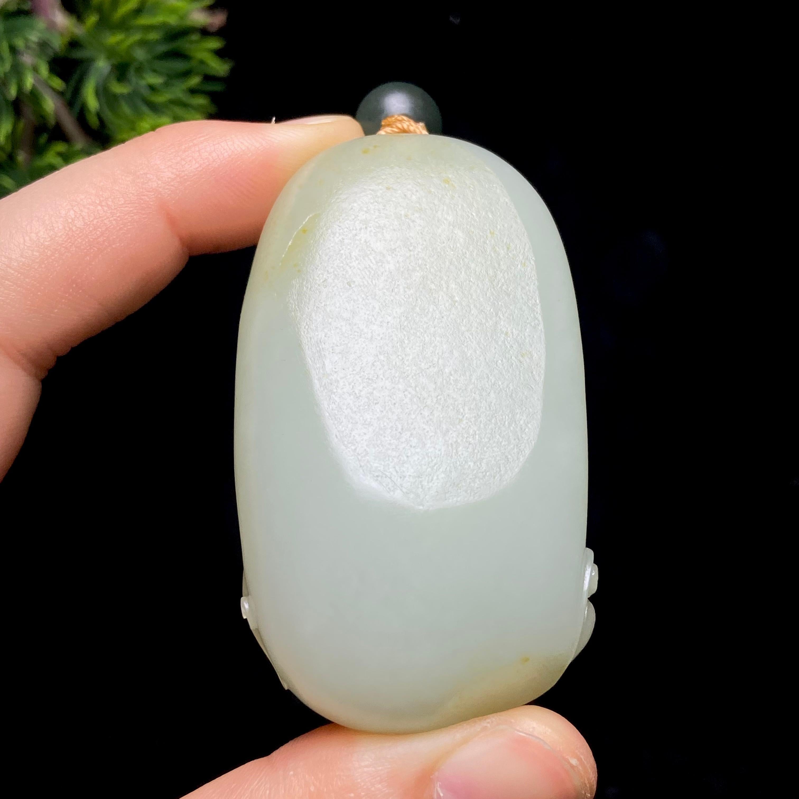 籽料雕件– 厚德载玉