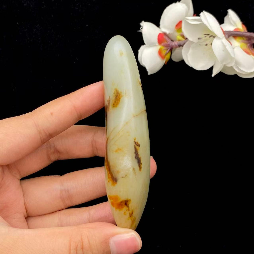 和田玉洒金皮籽料手把件（111g）
