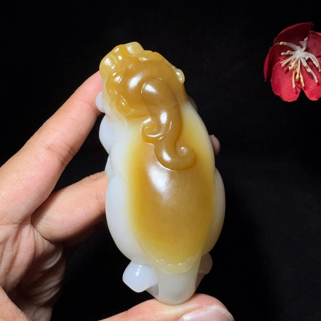 和田玉糖白手把件貔貅（165.4g）
