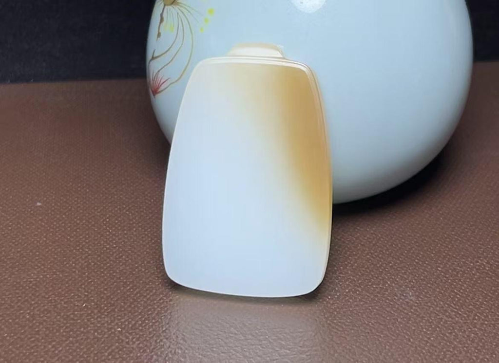 新疆和田玉且末糖羊脂玉平安无事牌（28.7g）