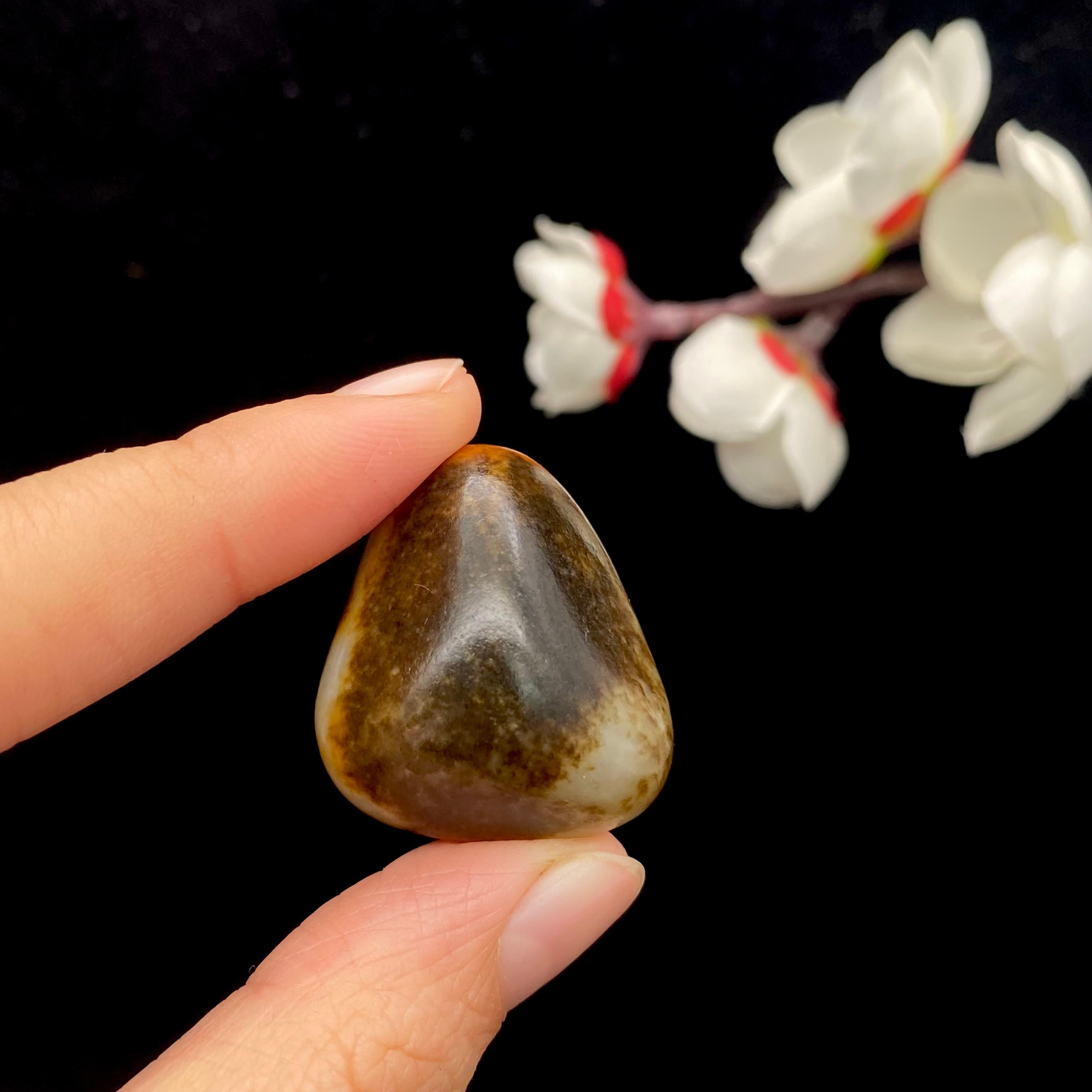 和田玉秋梨皮籽料原石（18.1g）