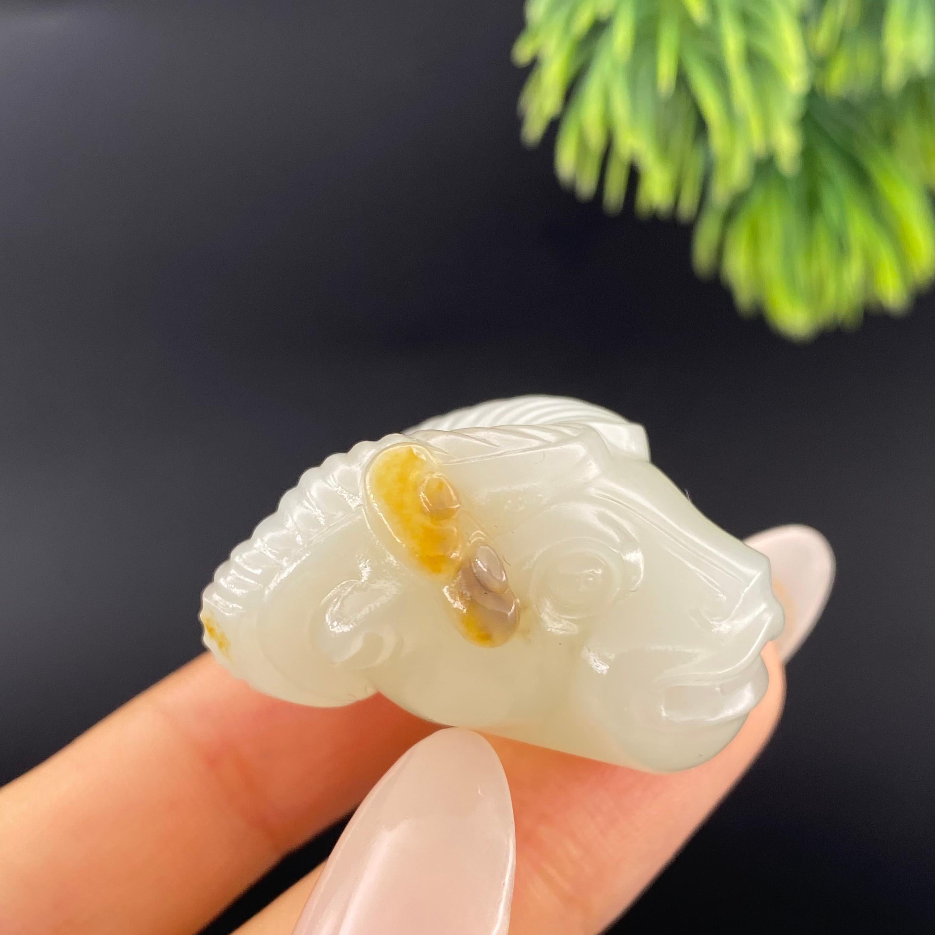 和田玉籽料牛气冲天（22.2g）