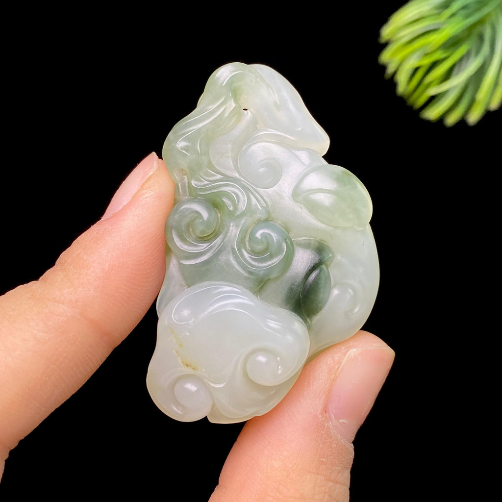 和田玉籽料带翠如意挂件（21.2g）