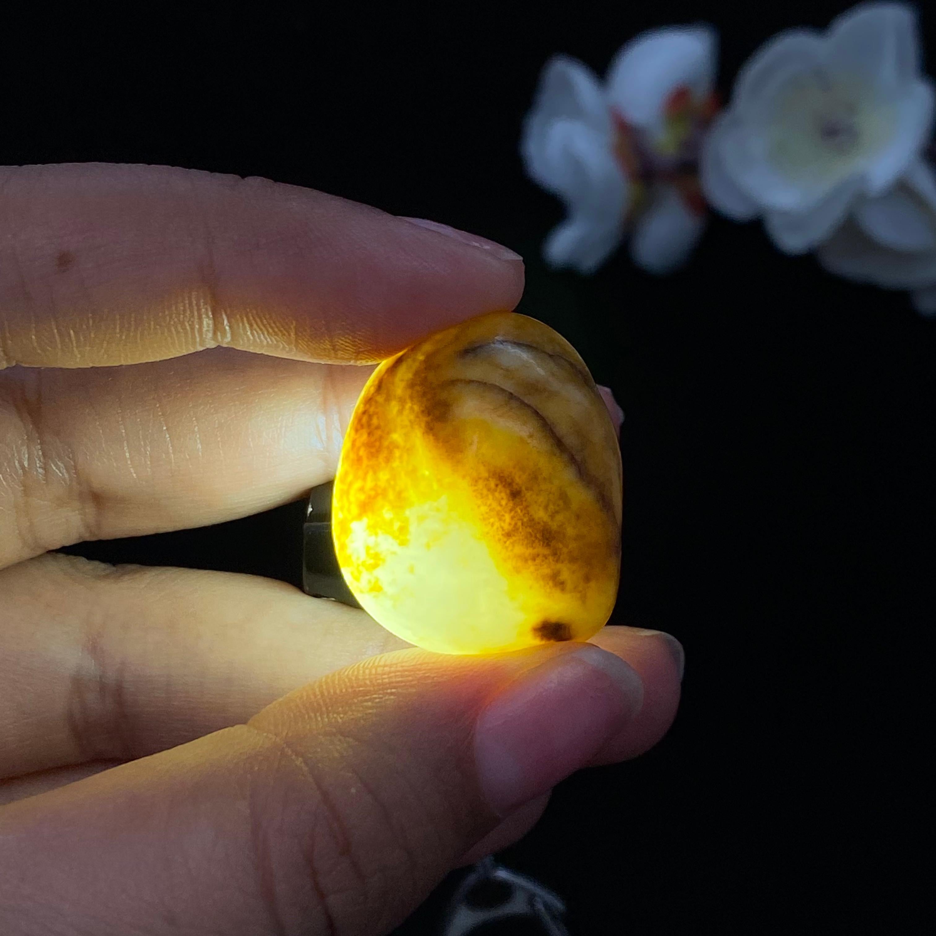 和田玉聚黄皮籽料吊坠籽（16.8g）