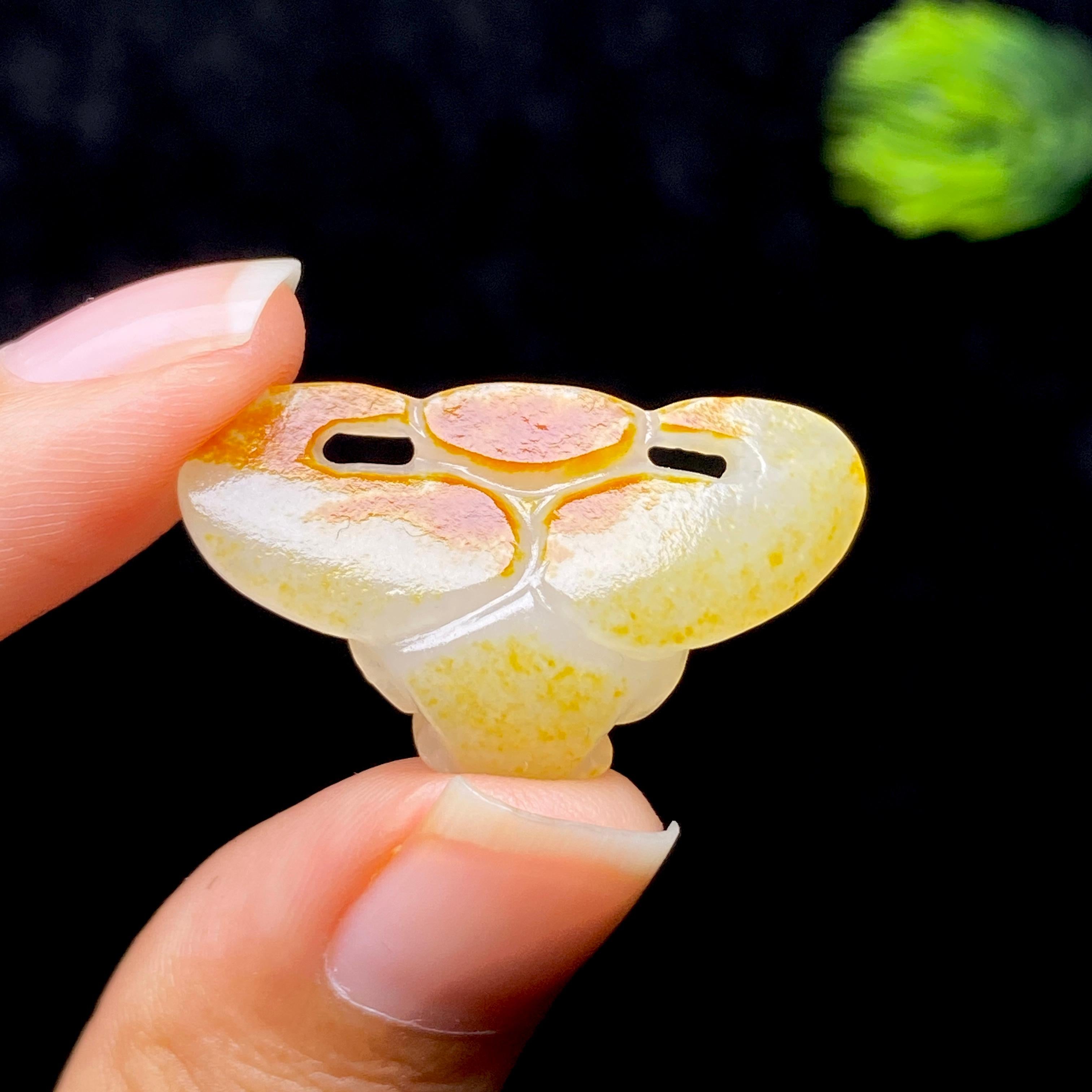 籽料雕件– 厚德载玉