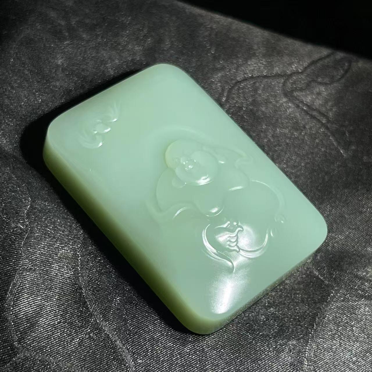 和田玉碧玉粉青佛公牌（45.5g）