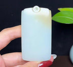 新疆和田玉且末料羊脂玉福字平安无事牌（87.3g）