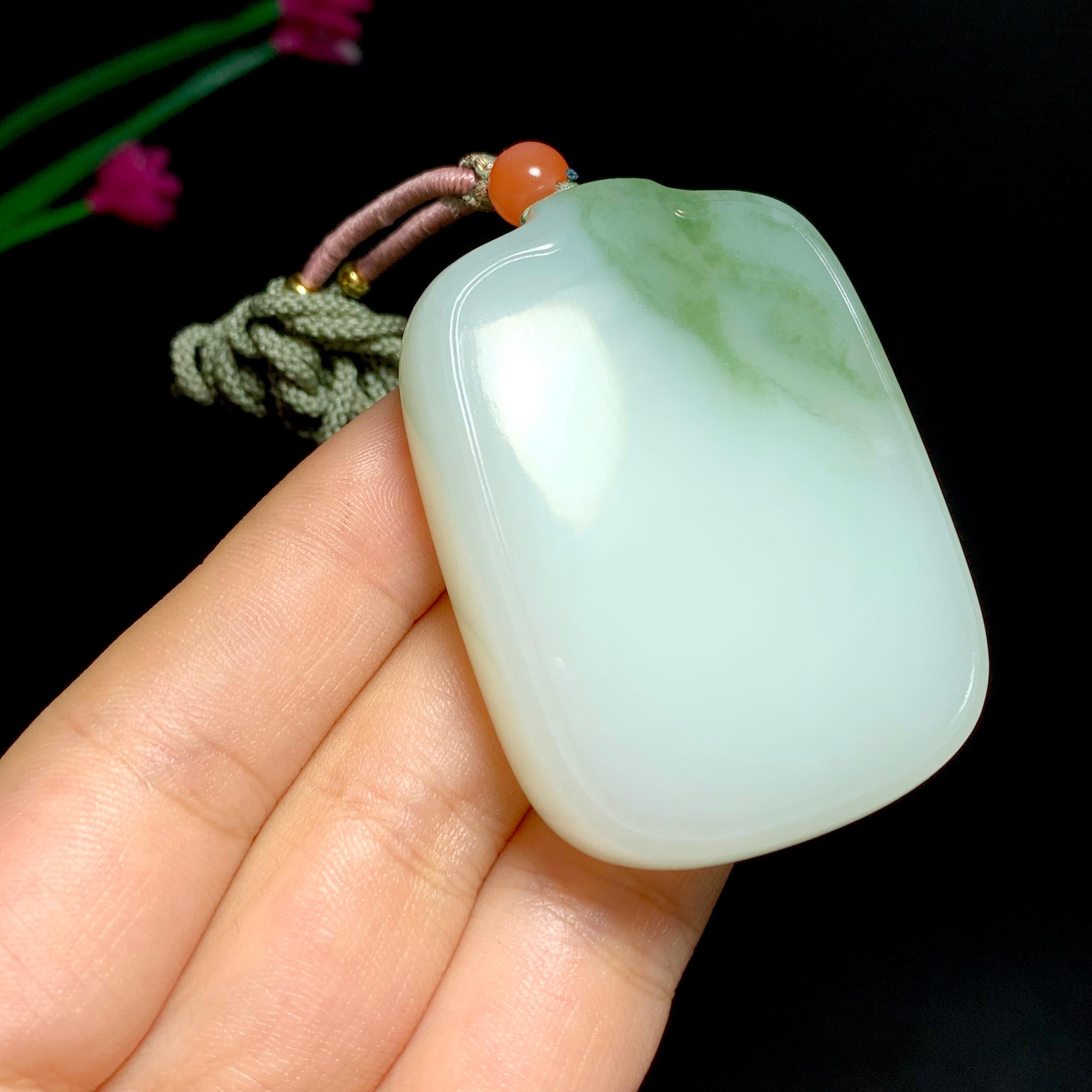 精品和田玉带翠平安无事牌（72.8g）