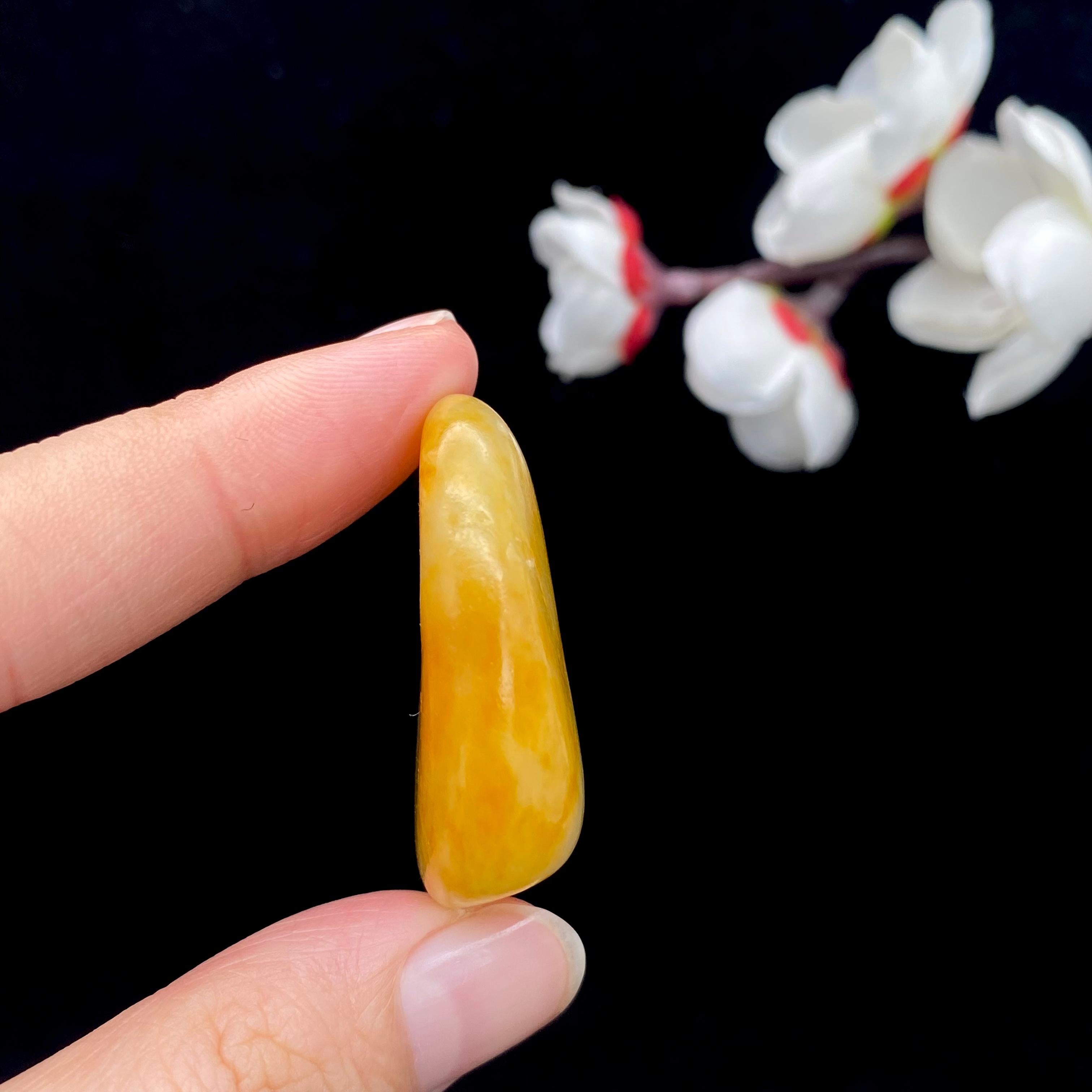 和田玉黄皮籽料原石（16.1g）