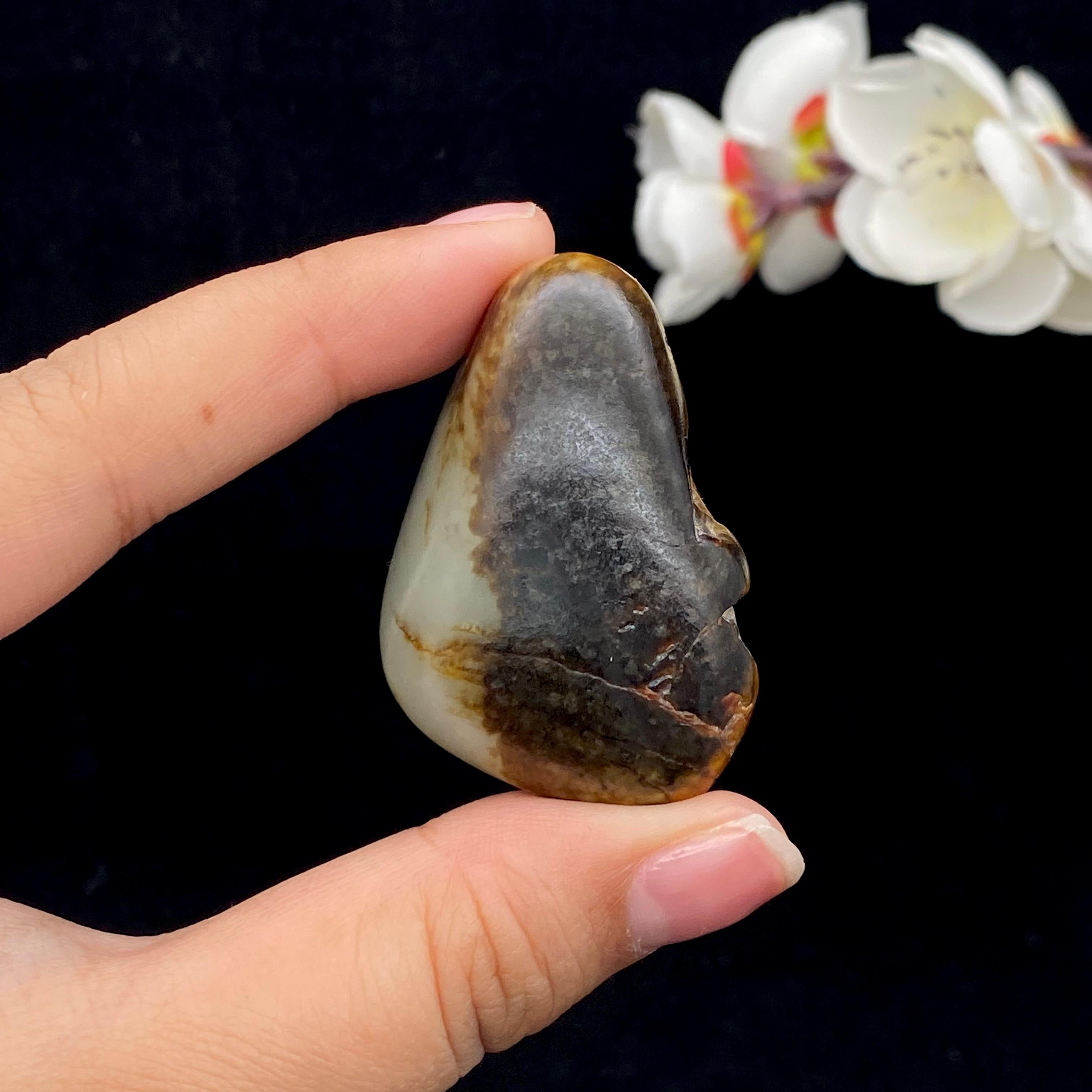 和田玉聚黑皮籽料（52.3g）