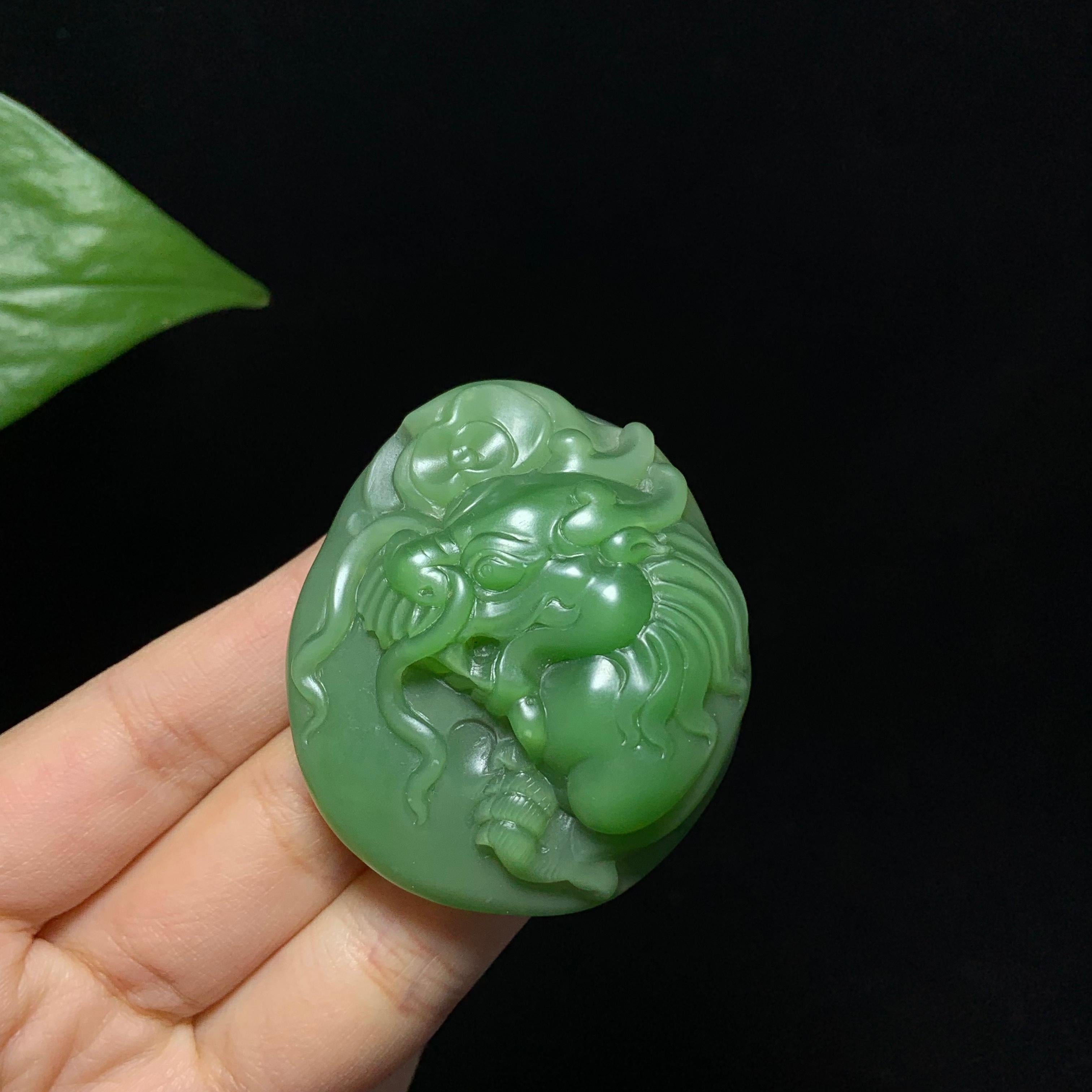 收藏级碧玉粉绿生肖龙挂件（53.0g）