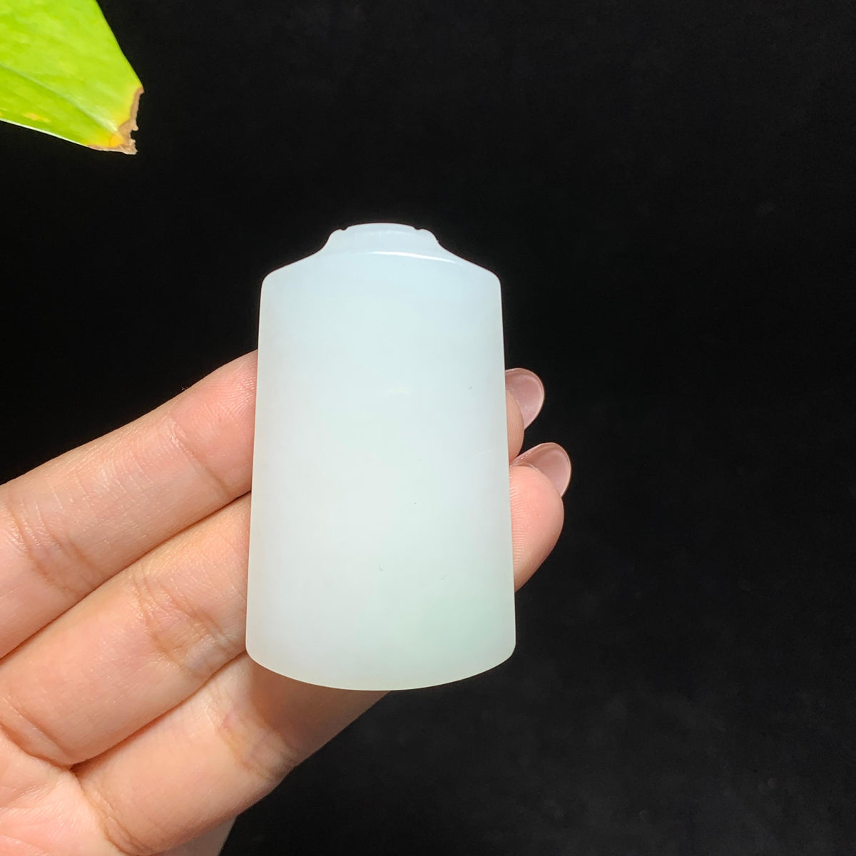 和田山料白玉带翠无事牌（32.5g）