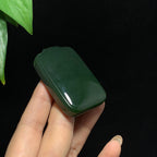 碧玉菠菜绿无事牌（65.8g）