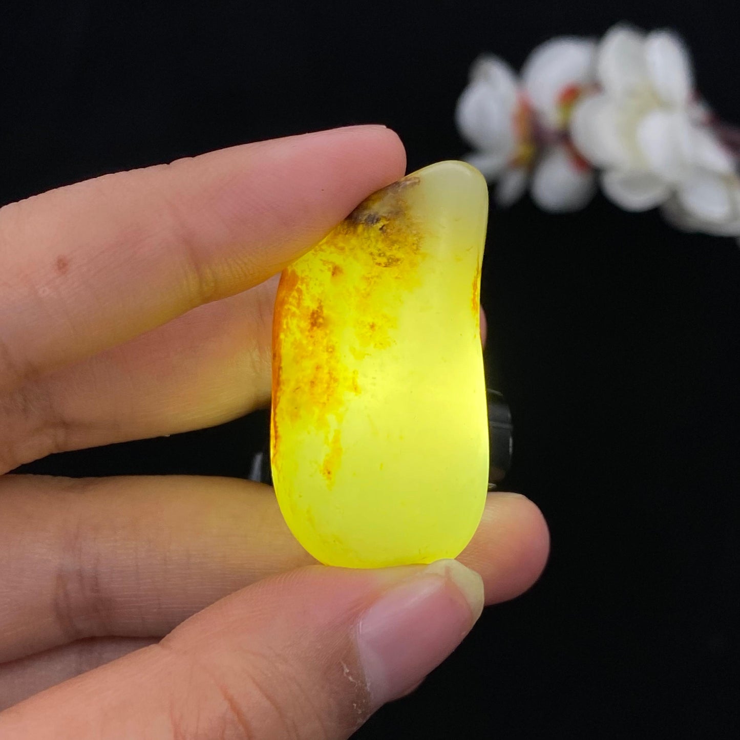 和田玉聚黄皮籽料挂件（18.2g）